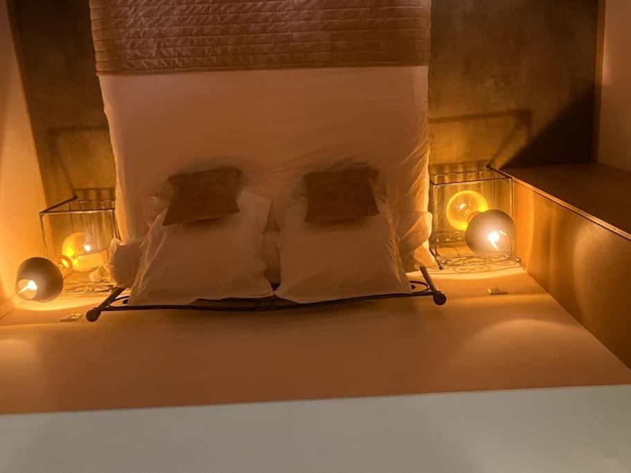 Gite De Charme 5 Etoiles Pour Couple Avec Sauna Et Jacuzzi Exterieurs Privatifs Peaugres Exterior photo
