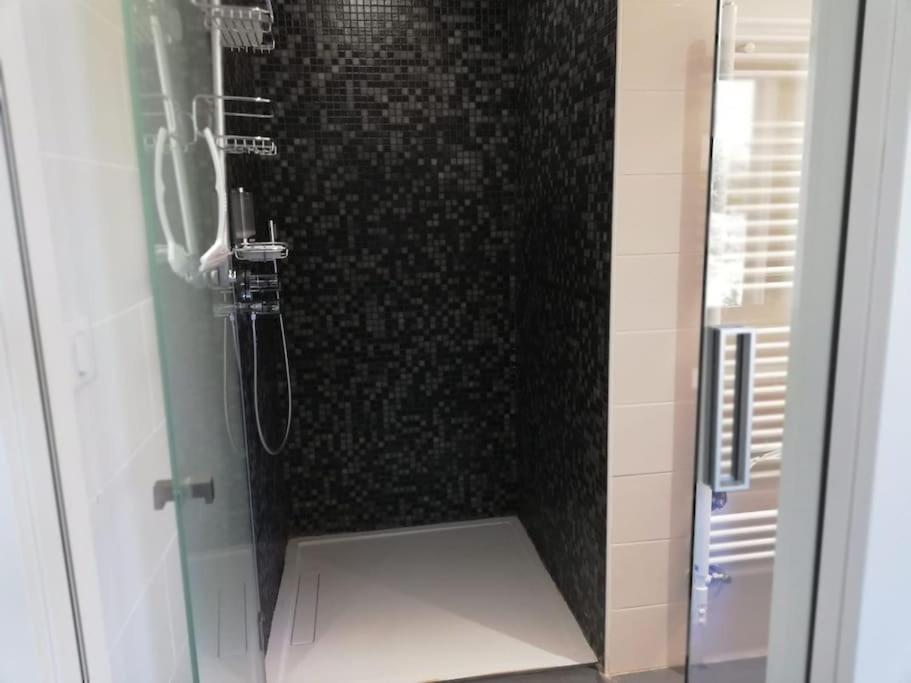 Gite De Charme 5 Etoiles Pour Couple Avec Sauna Et Jacuzzi Exterieurs Privatifs Peaugres Exterior photo