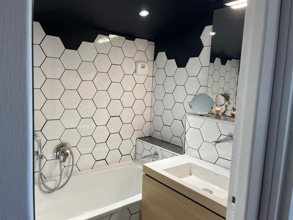 Gite De Charme 5 Etoiles Pour Couple Avec Sauna Et Jacuzzi Exterieurs Privatifs Peaugres Exterior photo